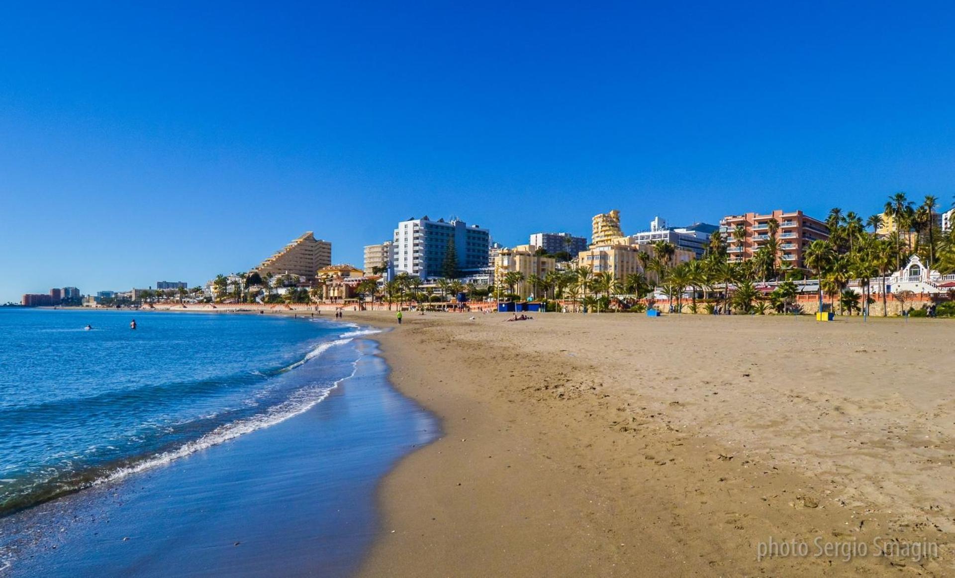 812 Benalbeach. 1ºlinea De Playa. Vistas A La Piscina Y La Montana. Benalmadena Bagian luar foto
